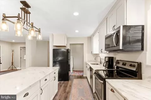 Other - 517 W Riverside Dr, Lanexa, VA 23089 photo 2 of 5