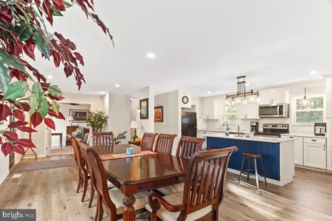 Dining - 517 W Riverside Dr, Lanexa, VA 23089 photo 1 of 1