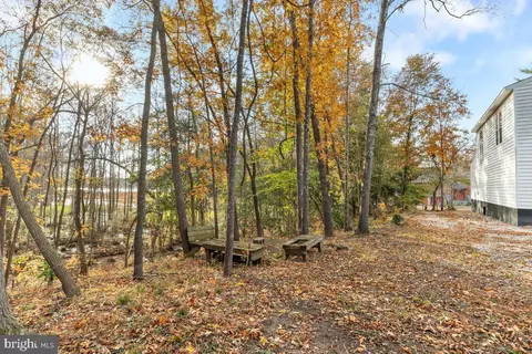 Exterior - 517 W Riverside Dr, Lanexa, VA 23089 photo 4 of 4