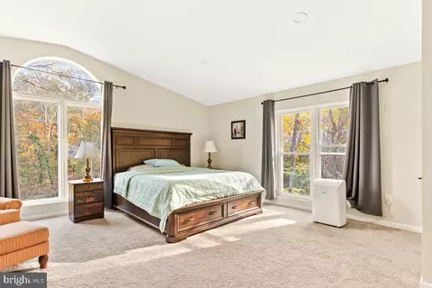 Bedroom - 517 W Riverside Dr, Lanexa, VA 23089 photo 2 of 6