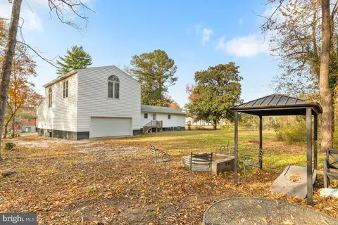 Exterior - 517 W Riverside Dr, Lanexa, VA 23089 photo 3 of 4