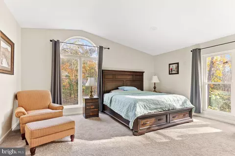 Bedroom - 517 W Riverside Dr, Lanexa, VA 23089 photo 1 of 6