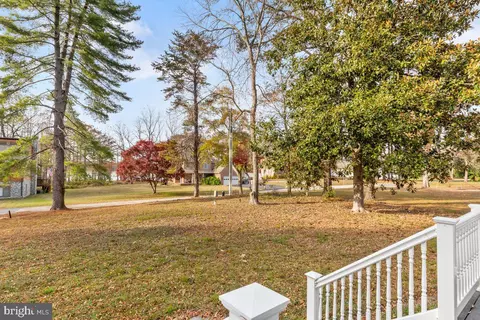 Exterior - 517 W Riverside Dr, Lanexa, VA 23089 photo 1 of 4