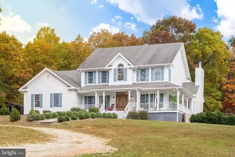 695 Whippoorwill Ln, Shipman, VA 22971