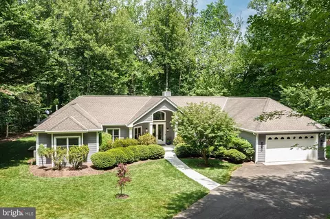 32 Towhee Ct, Nellysford, VA 22958
