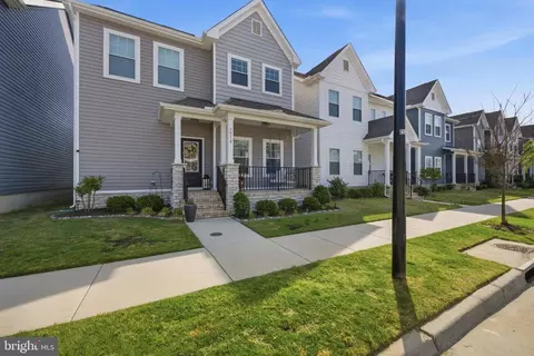 1518 Waltham Ln, Newport News, VA 23608