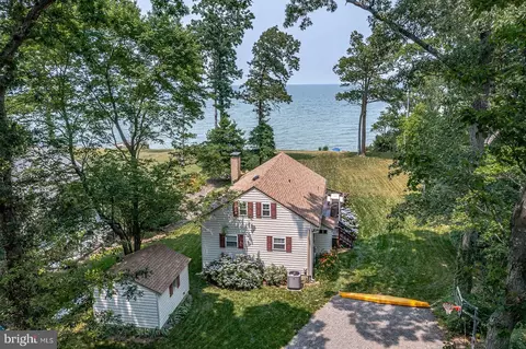 500 Devils Wood Yard, Ophelia, VA 22530
