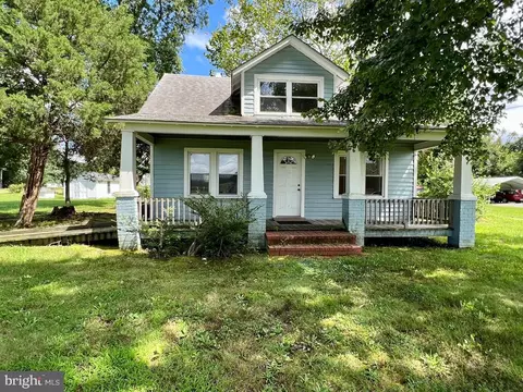 1900 Lake Rd, Lottsburg, VA 22511