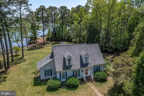 143 Holly Grove Ln, Reedville, VA 22539