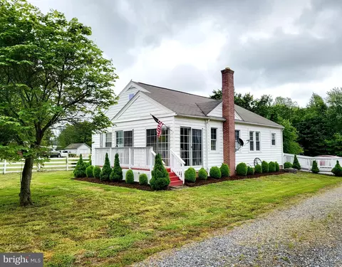 15884 Richmond Rd, Callao, VA 22435