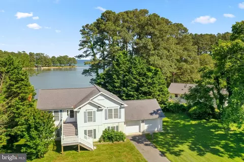 415 Hopedale Farm Rd, Reedville, VA 22539