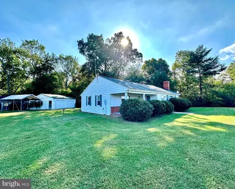 1968 Fruit Plain Rd, Callao, VA 22435