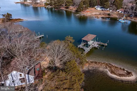 620 Harbor Dr, Reedville, VA 22539