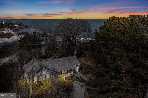 507 White Sand Dr, Heathsville, VA 22473