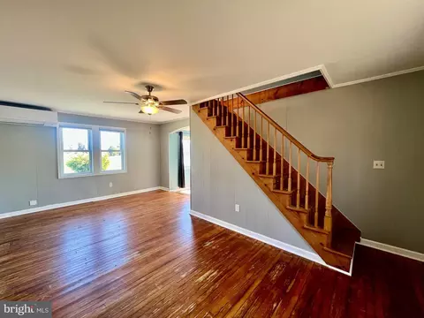 Living - 2701 Hampton Hall Rd, Callao, VA 22435 photo 2 of 5