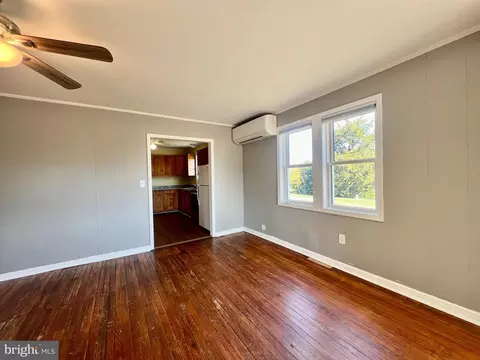 Living - 2701 Hampton Hall Rd, Callao, VA 22435 photo 4 of 5