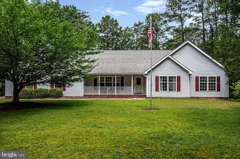 419 Greenwood Beach Rd, Heathsville, VA 22473