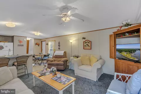 136 Coral Dr, Heathsville, VA 22473
