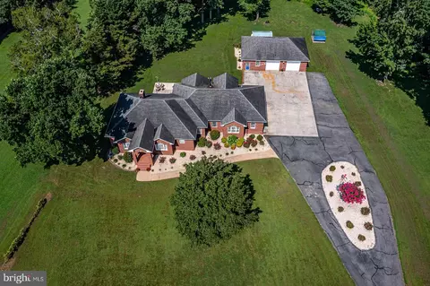 813 Coan Harbour Dr, Lottsburg, VA 22511