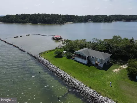 2 Ingram Bay Dr, Heathsville, VA 22473