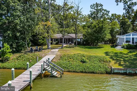 1383 Sherwood Dr, Reedville, VA 22539