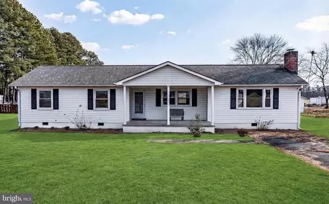 1928 Lake Rd, Lottsburg, VA 22511