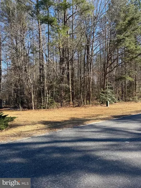 33 Steamboat Ln, Heathsville, VA 22473