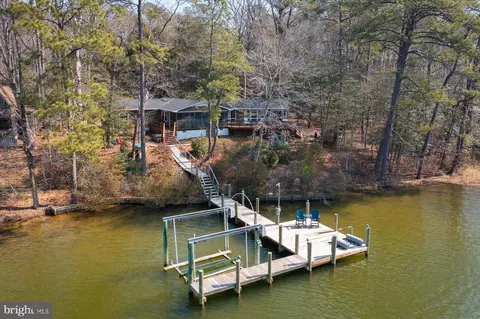 57 Swann Ct, Reedville, VA 22539