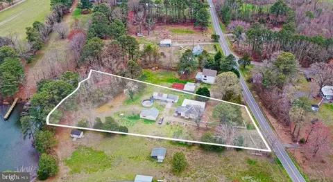 1881 Fairport Rd, Reedville, VA 22539