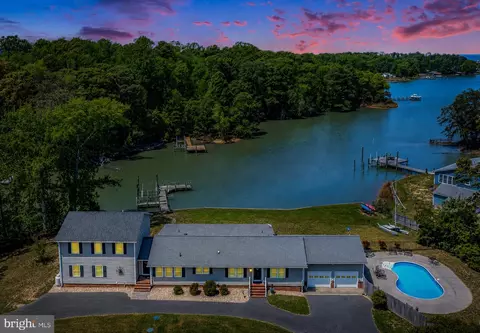 415 Clarke Ln, Heathsville, VA 22473