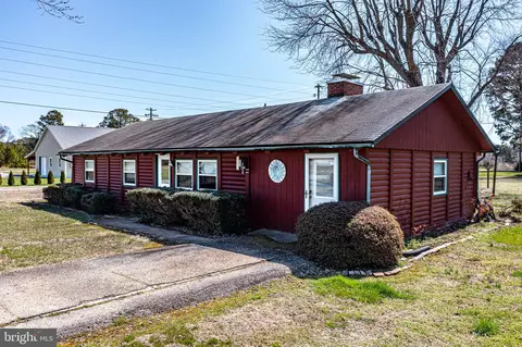 305 Colieville Ln, Reedville, VA 22539