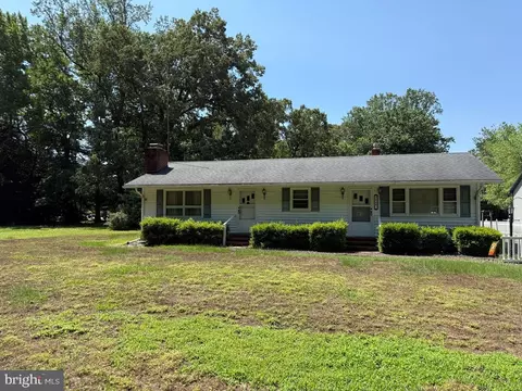 664 Sandy Point Rd, Heathsville, VA 22473