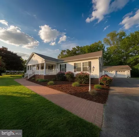 110 E Harbor Dr, Reedville, VA 22539