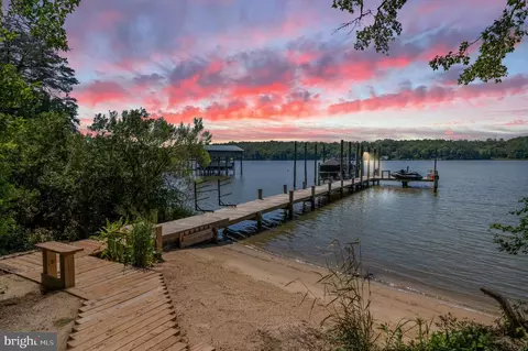 580 Icehouse Cove Ln, Heathsville, VA 22473