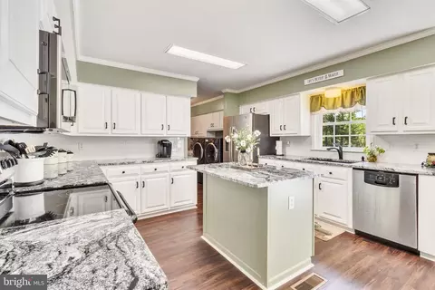 Kitchen - 711 Lampkintown Rd, Burgess, VA 22432 photo 2 of 4