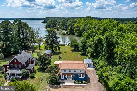 2082 Fairport Rd, Reedville, VA 22539