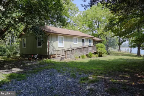 1026 Presley Creek Dr, Heathsville, VA 22473