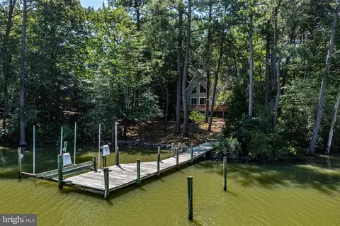 105 Emerald Cove Rd, Reedville, VA 22539