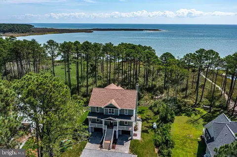107 Galway Dr, Kilmarnock, VA 22482
