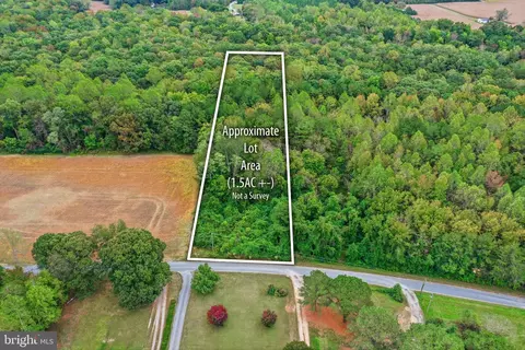 Lewis Lane, Heathsville, VA 22473