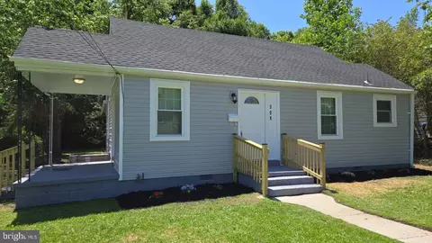 501 Tunstall Ave, Blackstone, VA 23824