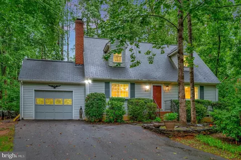 215 Mt Pleasant Dr, Locust Grove, VA 22508