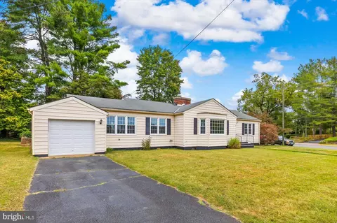 391 Piedmont St, Orange, VA 22960