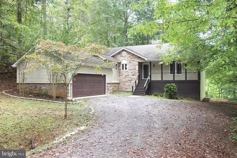1111 Eastover Pkwy, Locust Grove, VA 22508