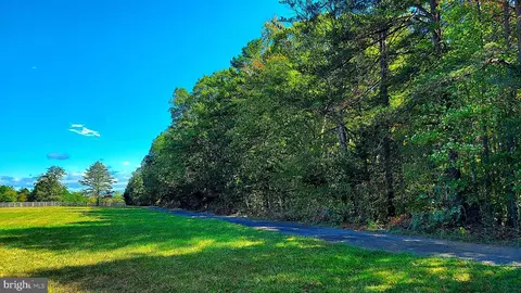 7 Woodville Rd # C, Locust Grove, VA 22508