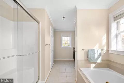 Entry Way - 6483 Fieldstone Ln, Rhoadesville, VA 22542 photo 11 of 14