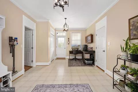 Entry Way - 6483 Fieldstone Ln, Rhoadesville, VA 22542 photo 7 of 14