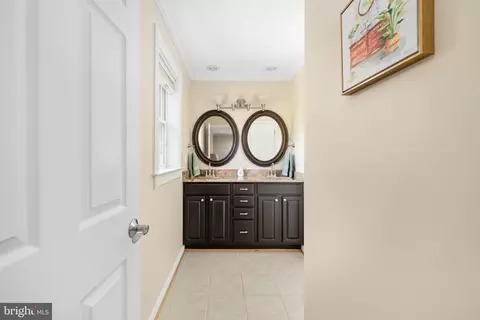Entry Way - 6483 Fieldstone Ln, Rhoadesville, VA 22542 photo 9 of 14