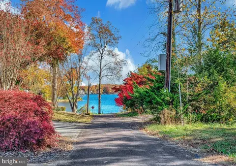 219 Cornwallis Ave, Locust Grove, VA 22508