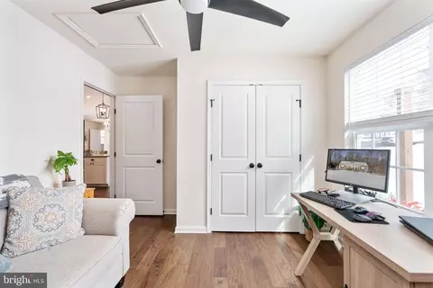 Entry Way - 4496 Rolling Hills Dr, Culpeper, VA 22701 photo 7 of 12